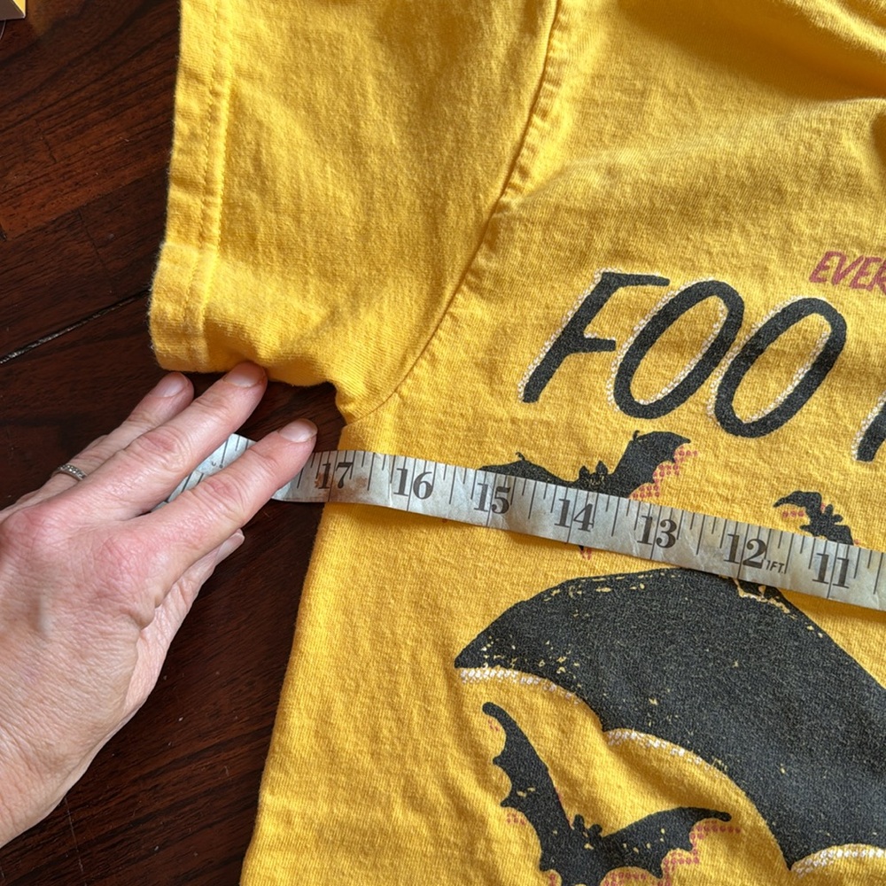 Small yellow Foo Fighters shirt - Picture 4 of 4